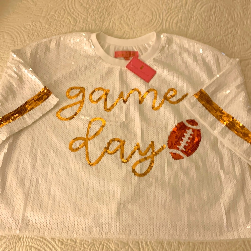 NEW w/Tags / Simply Southern Fan Shirt / Size Medium
